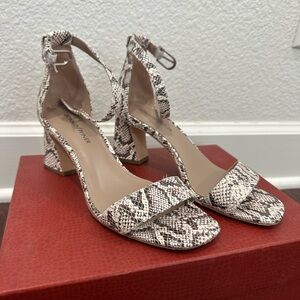 ⭐️✨SALE ✨⭐️Donald J. Pliner Black and White Heels with Ankle Straps